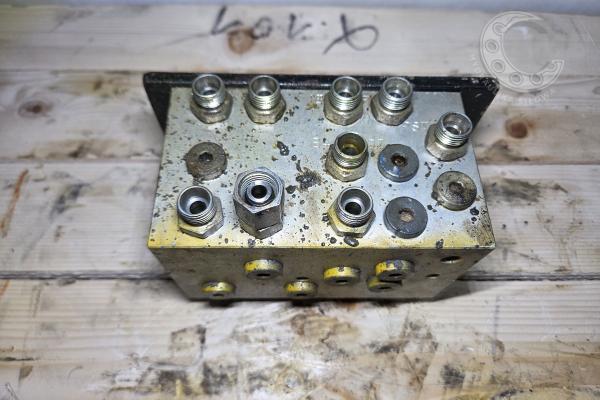 2723021802 BLOK ZAWOROWY