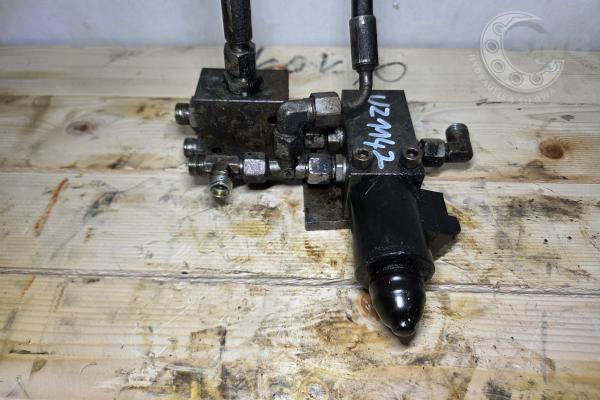 5010573 BLOK ZAWOROWY Z CEWKĄ I DODATKOWĄ KOSTKĄ